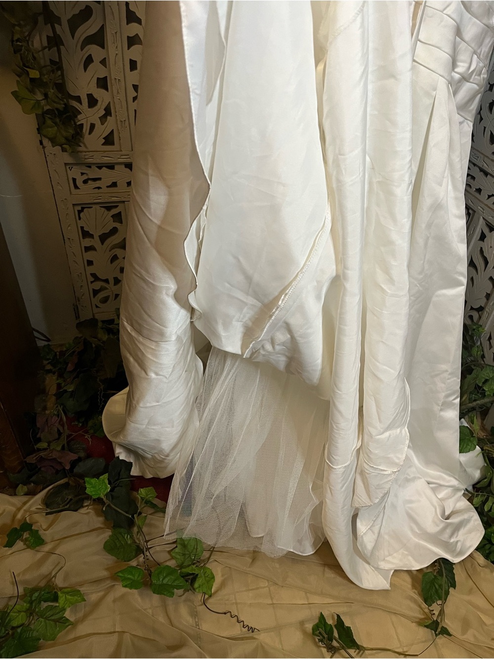 DAVIDS BRIDAL WHITE GLOSSY SATIN & SPARKLY SWEETHEART BUST WEDDING DRESS GOWN - Picture 7 of 14